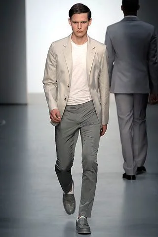 Look 16